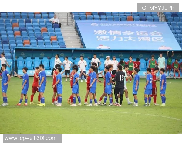 中国男足球明星激战绿茵场展现风采与实力的精彩赛事回顾